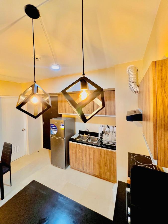 Апартаменти * *P Fantastic 2Br Option For 8 Ілоіло Екстер'єр фото