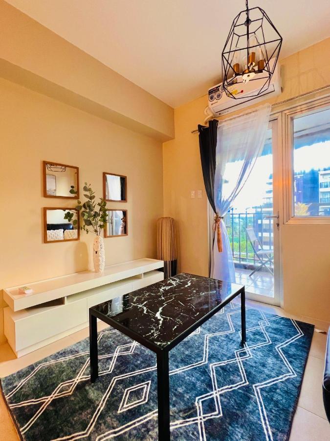 Апартаменти * *P Fantastic 2Br Option For 8 Ілоіло Екстер'єр фото