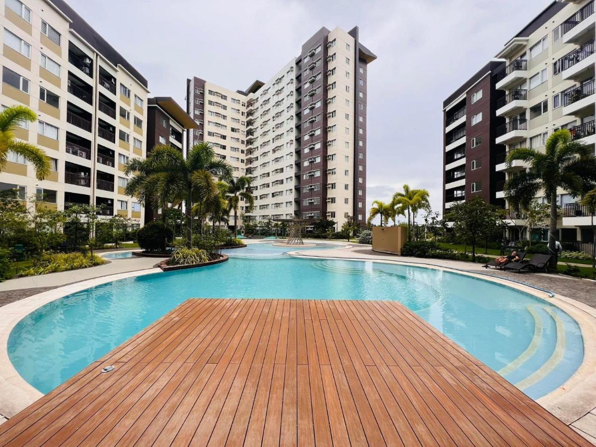 Апартаменти * *P Fantastic 2Br Option For 8 Ілоіло Екстер'єр фото